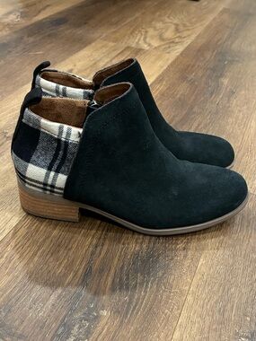 Tom’s Black Booties Ankle Boots Plaid Pattern Zipper Shoes Size 6 Girl